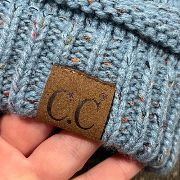 CC Beanie Hat Cozy Confetti Flecked Bun Acrylic Chunky Knit Blue One Size - Picture 3 of 5